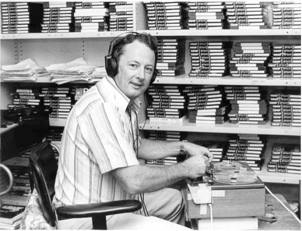 Tim Bowden editing Taim Bilong Masta tapes on his trusty Tandberg machine – early 1980s.