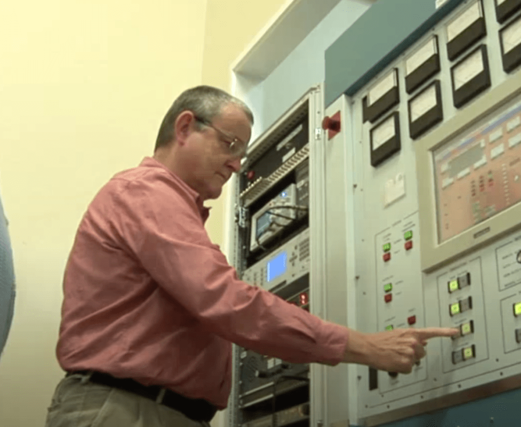 Long-time RA technical engineer Nigel Holmes had the melancholy duty of turning off RA’s shortwave transmission in 2017, marking the end of an era. Pix: David Stuart